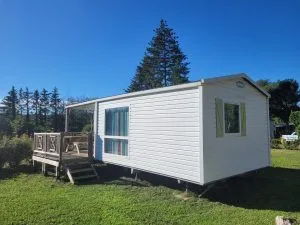 Camping abordable dans la drôme avec piscine chauffée et snack à proximité du palais idéal du facteur cheval