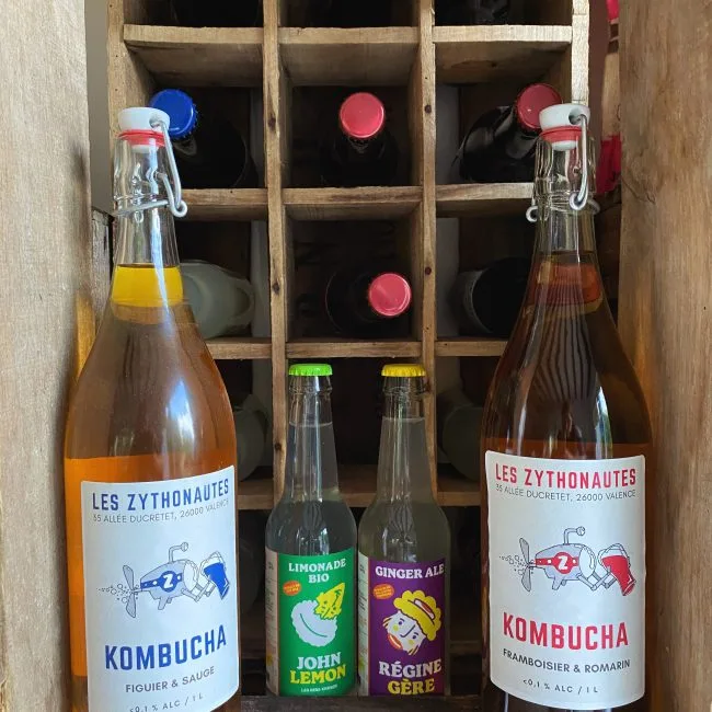 Kombucha, limonade, et ginger ale bio artisanales et locales en vente à l'épicerie du camping