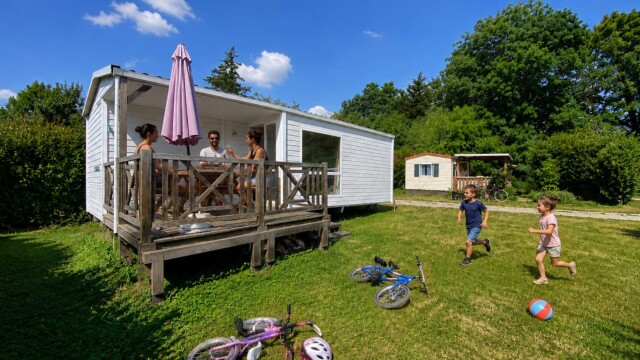 MH 4/6P (#41) Mobil-home a proximité du palais du facteur cheval pour des vacances en famille