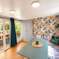 Mobil-home familial au Camping Les Avenières à Manthes
